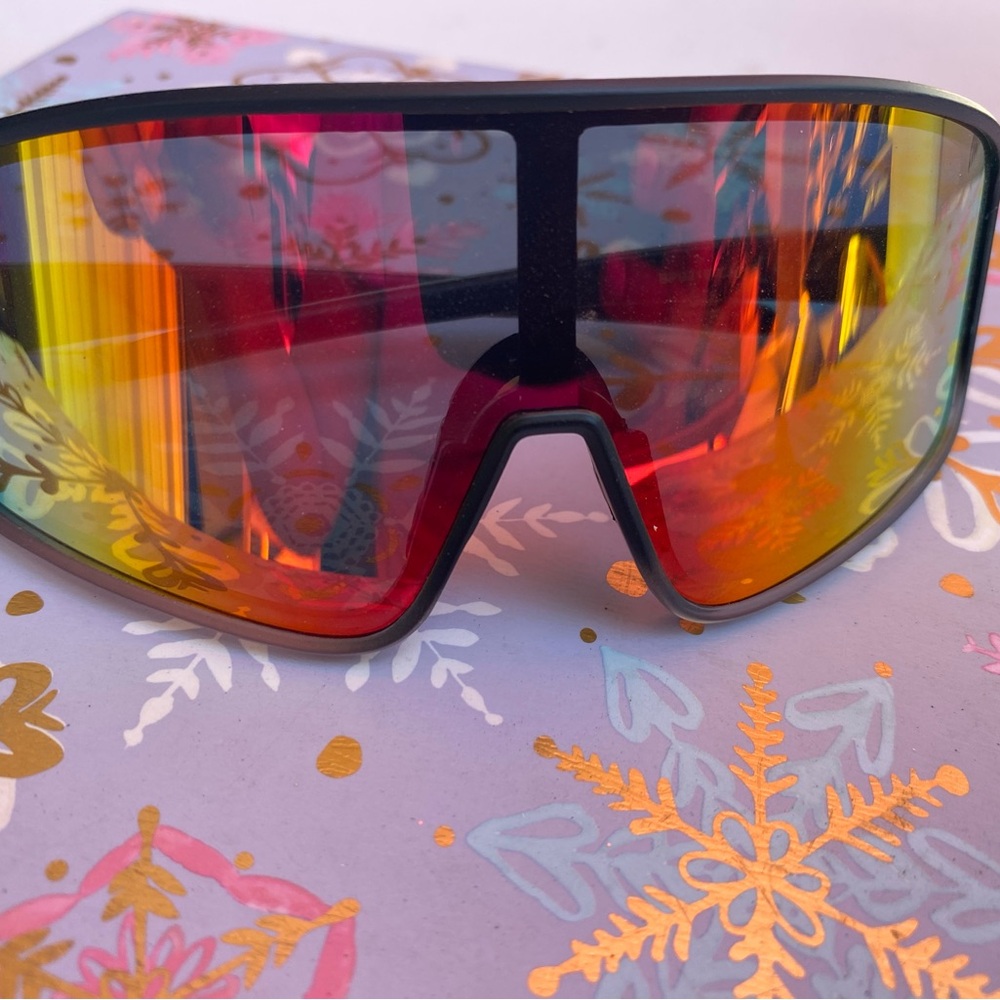 White and Black Stylish shades perfect for the Summer